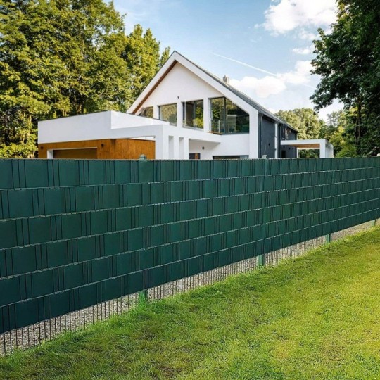 Fekete PVC kerítéstakaró szalag méretben 19 cm x 35 m + klipszek ingyen