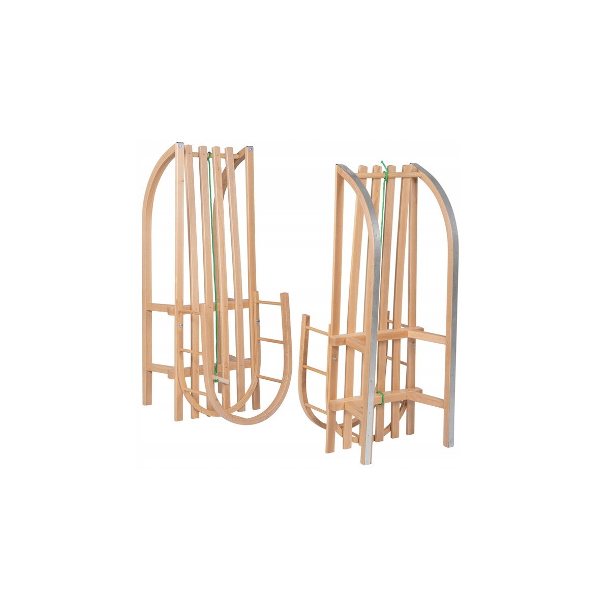 Kiváló minőségű, hagyományos, fából készült szánkók háttámlával gyerekeknek.