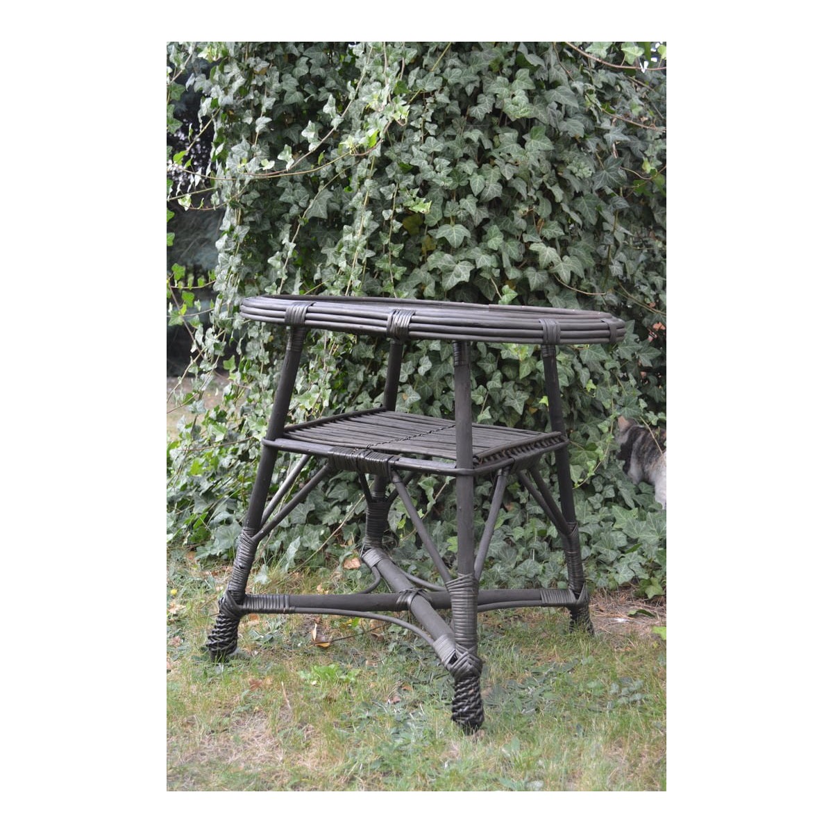 Ovális fonott asztal üveglappal - wenge