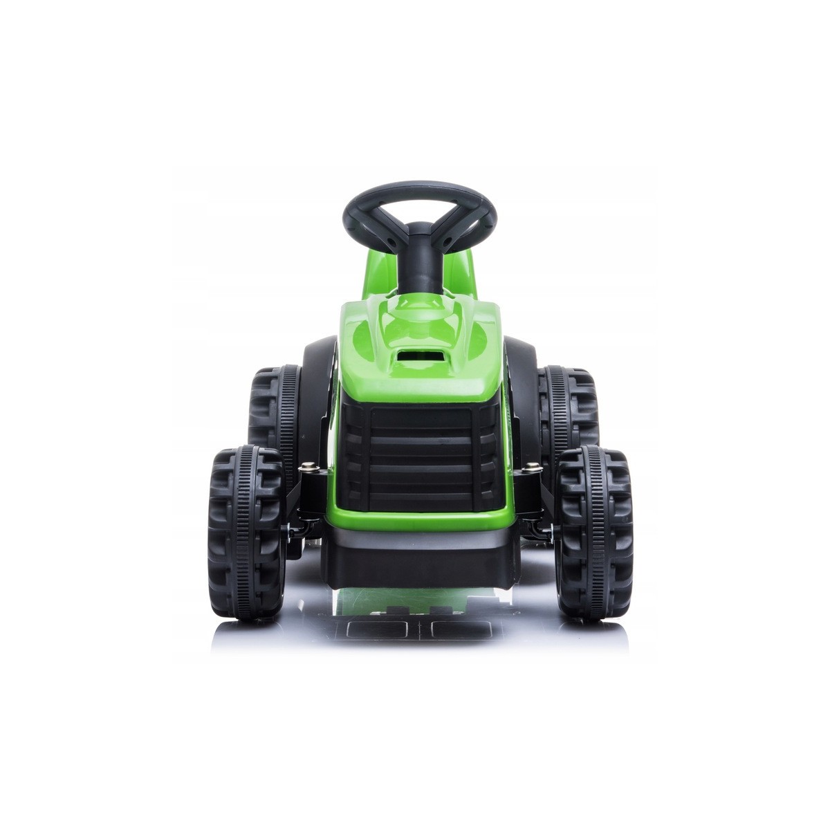Akkumulátoros traktor pótkocsival távirányítással