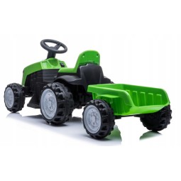 Akkumulátoros traktor pótkocsival távirányítással