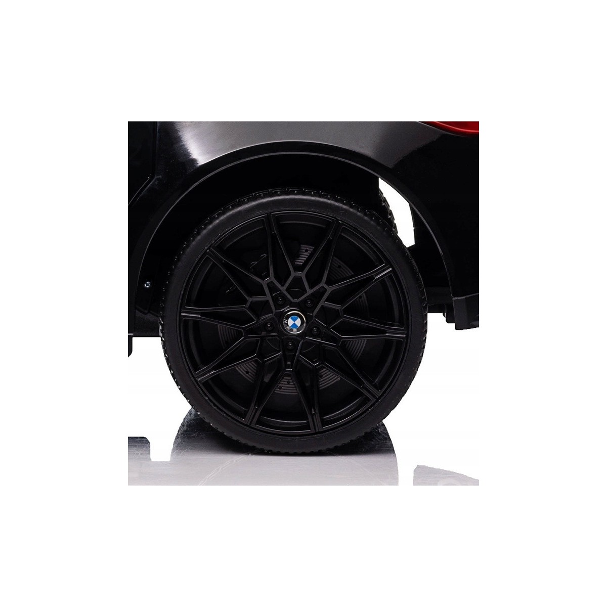 BMW M4 elektromos gyerekautó kék színben távirányítóval