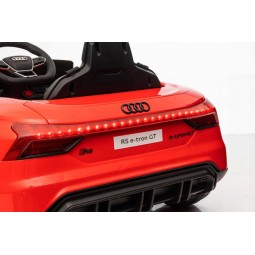 Elektromos autó gyerekeknek Audi RS e-tron GT 4x4 piros színben