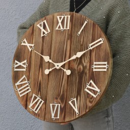 Fából készült, csendes falióra 49 cm