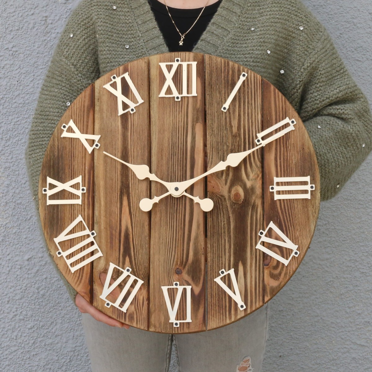 Fából készült, csendes falióra 49 cm