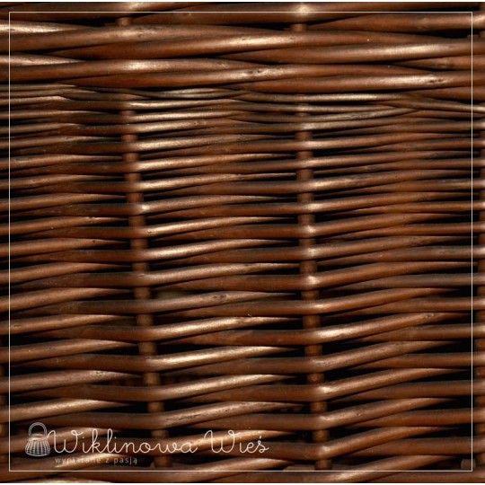 Barna fonott mosókosár, magassága 50 cm