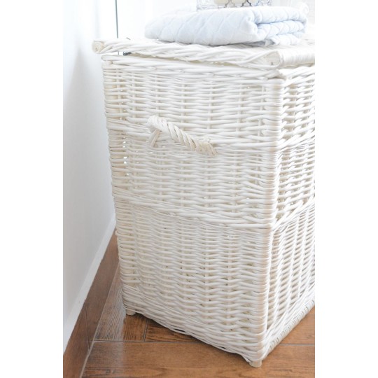 Fonott szennyeskosár fehér színben, magassága 50 cm