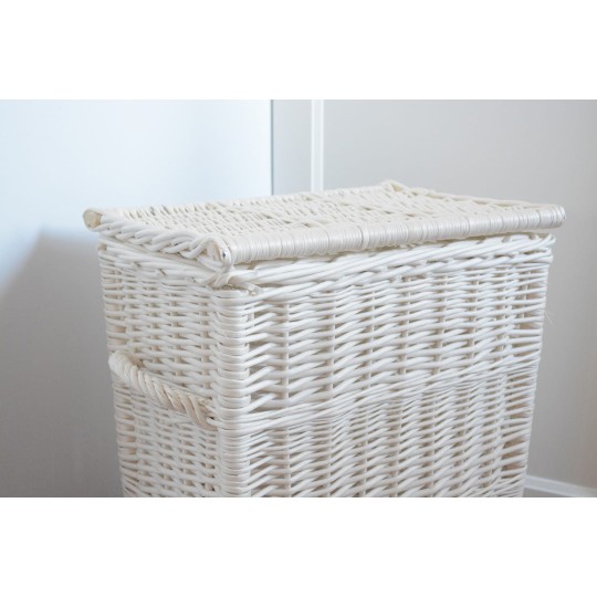 Fehér fonott szennyeskosár fürdőszobába, magassága 50 cm