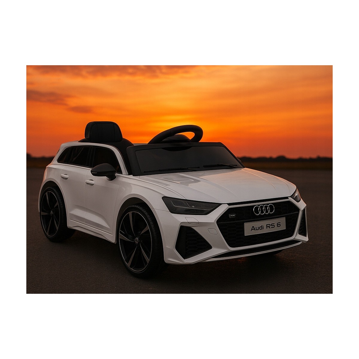 Fehér Audi RS6 elektromos kisautó