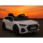 Fehér Audi RS6 elektromos kisautó