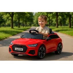 Luxusos piros elektromos Audi RS6 kisautó