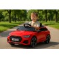 Luxusos piros elektromos Audi RS6 kisautó
