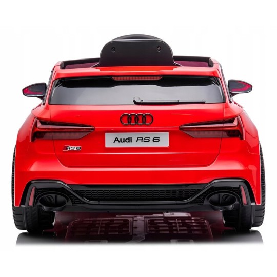Luxusos piros elektromos Audi RS6 kisautó