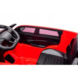 Luxusos piros elektromos Audi RS6 kisautó