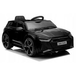 Fekete színű Audi RS6 elektromos kisautó