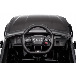 Fekete színű Audi RS6 elektromos kisautó
