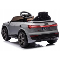 Gyerekautó Audi RSQ8 szürke színben