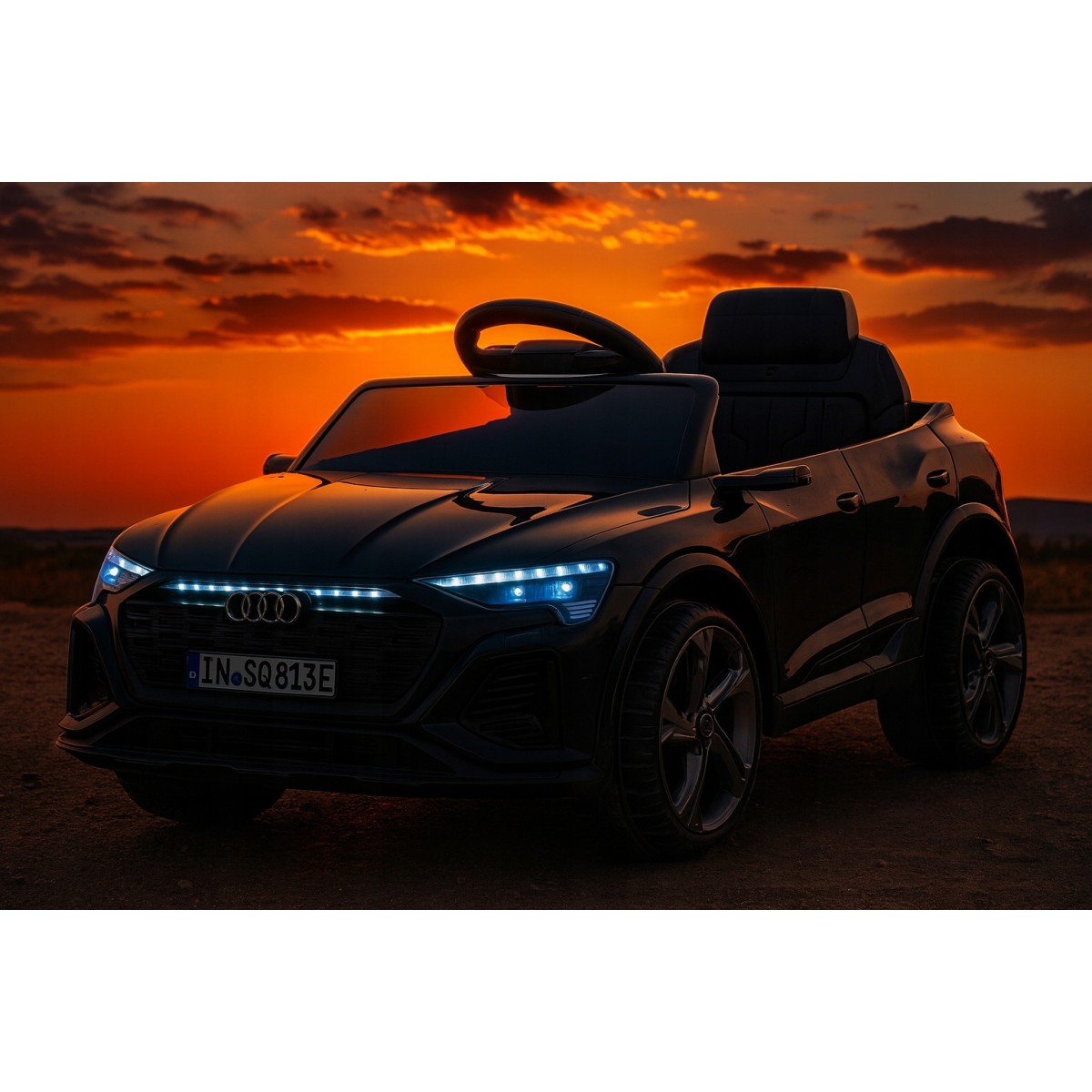 Fekete elektromos gyerekautó Audi RSQ8