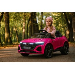 Luxus gyerekautó Audi RSQ8 rózsaszínben
