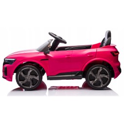 Luxus gyerekautó Audi RSQ8 rózsaszínben