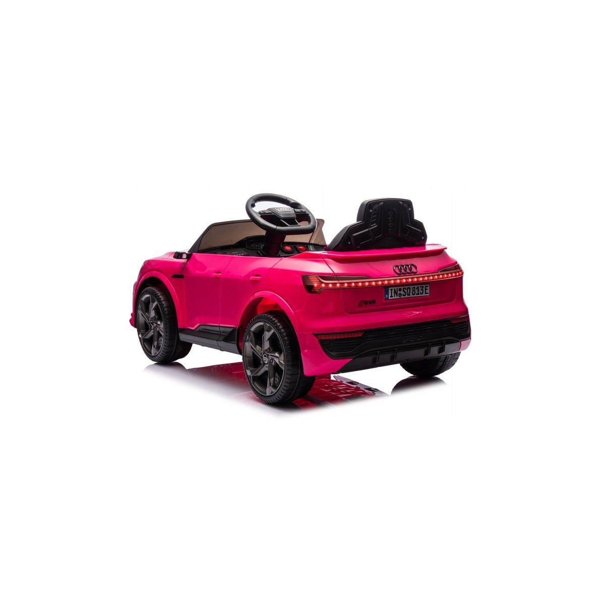 Luxus gyerekautó Audi RSQ8 rózsaszínben