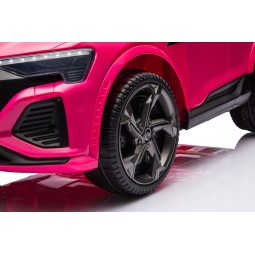 Luxus gyerekautó Audi RSQ8 rózsaszínben