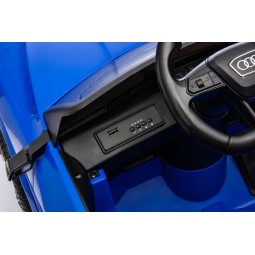 Kék Audi RSQ8 távirányítós gyerekautó
