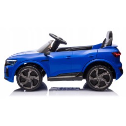 Kék Audi RSQ8 távirányítós gyerekautó