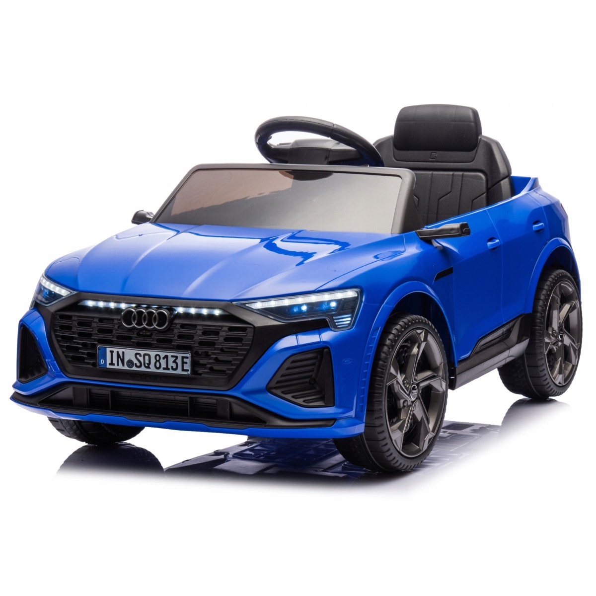 Kék Audi RSQ8 távirányítós gyerekautó