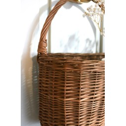 Fonott ovális kosár fogantyúval 25 cm