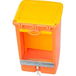 Etető mezei és házi nyulaknak