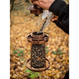 Madáretető Strend Pro, madaraknak, 32×17 cm, 950 ml, műanyag, fém rács
