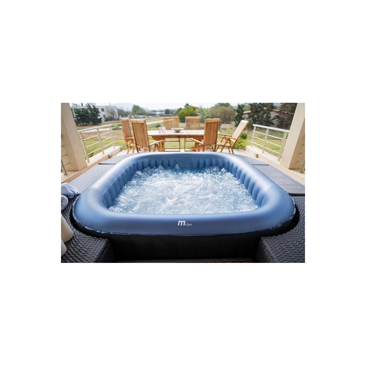 MSPA Tekapo Comfort – Négyzet alakú felfújható pezsgőfürdő 6 személy részére UVC-fertőtlenítéssel 185 × 185 cm