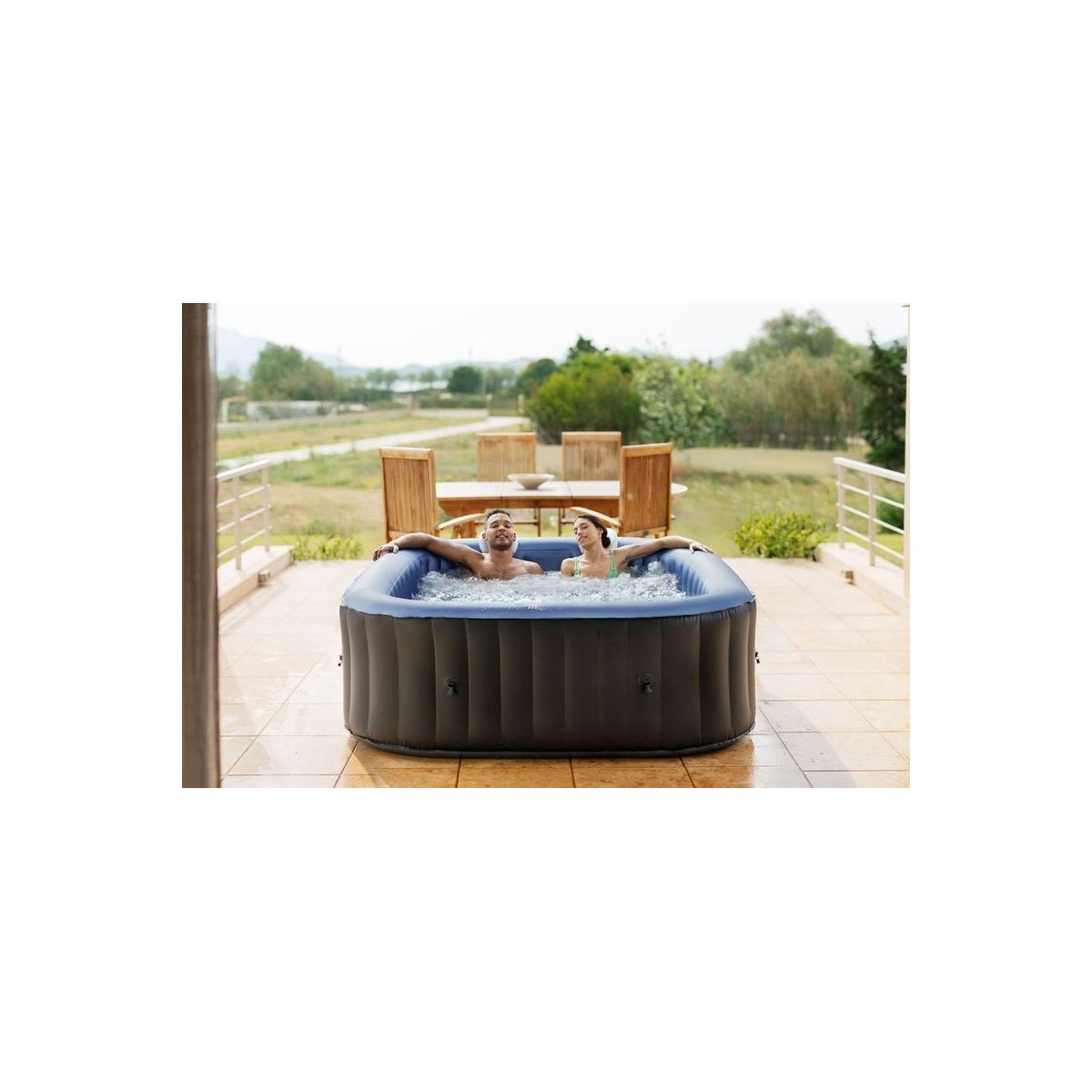 MSPA Tekapo Comfort – Négyzet alakú felfújható pezsgőfürdő 6 személy részére UVC-fertőtlenítéssel 185 × 185 cm
