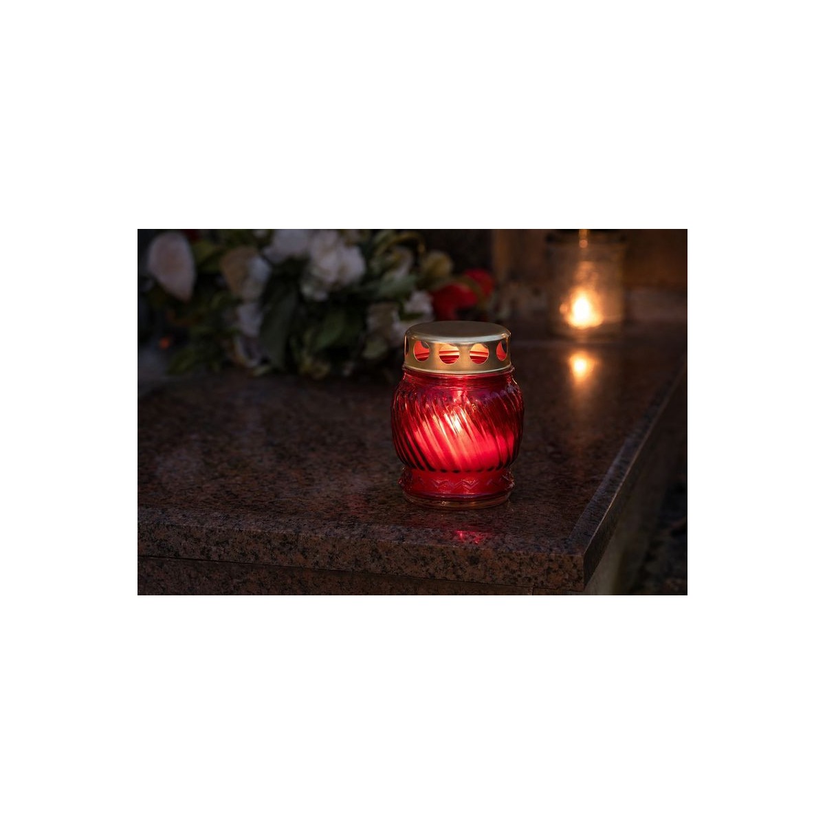 Sírgyertya Grave piros üveg 10 cm, 6–8 óra - csomag 20 db