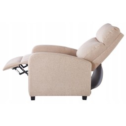 Bézs színű, kinyitható, szövetből készült relaxfotel.