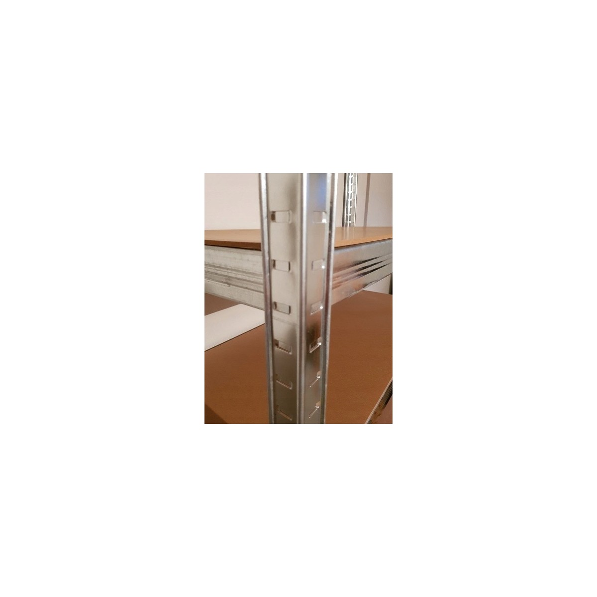 Fém sarokállvány 180x90x40 cm, polconként 175 kg teherbírás