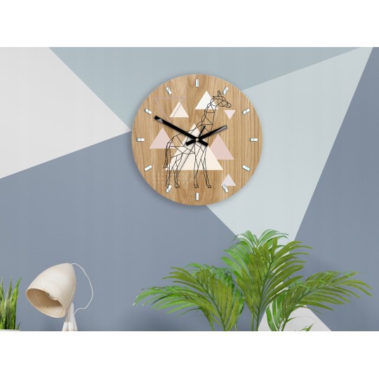 Minőségi GEOMETRIKUS ÓRA - ZSIRÁF tölgyfából 33 cm
