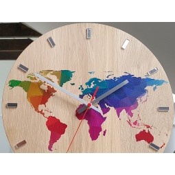 Falióra VILÁGTÉRKÉP - színes tölgyfából 33 cm