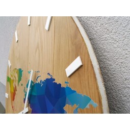 Fa falióra színes világtérképpel, 60 cm
