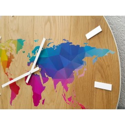 Fa falióra színes világtérképpel, 60 cm