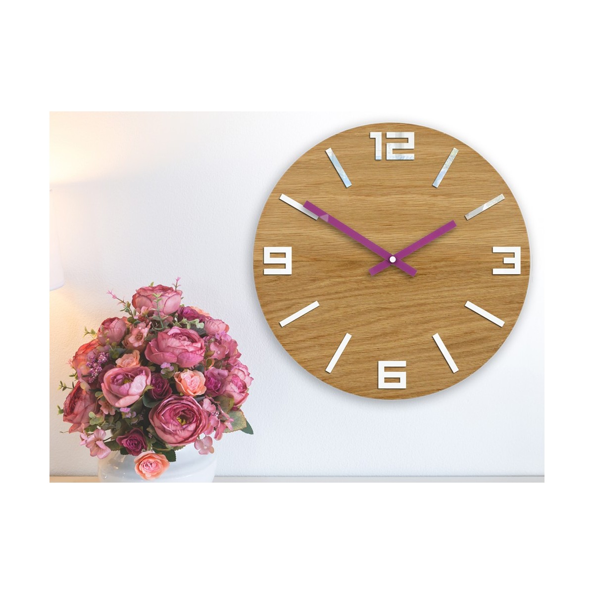 Modern fa óra ARABIC - fehér/lila 33 cm