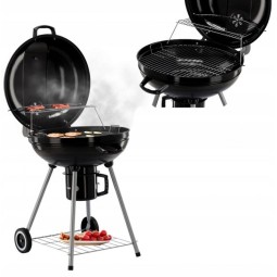 Gömb alakú kerti grill kerekekkel.