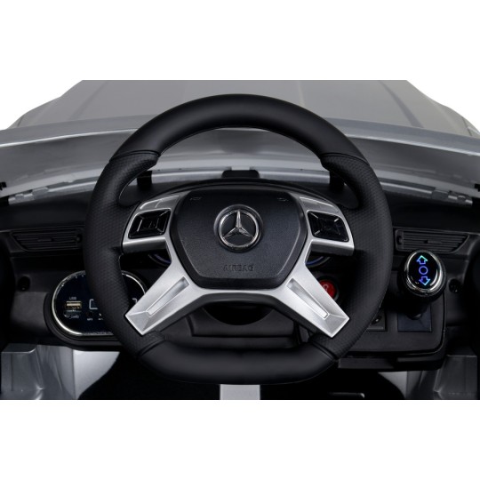 Fehér elektromos gyerekautó Mercedes-Benz ML350
